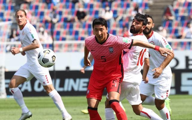 九游官方站点-韩国队集训开门黑！郑又荣因同程航班发现新冠退队